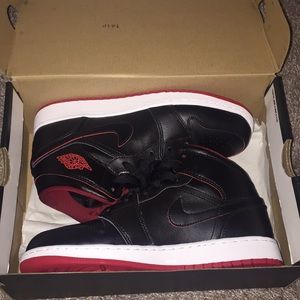 Jordan Retro 1 Mid Black Red and White